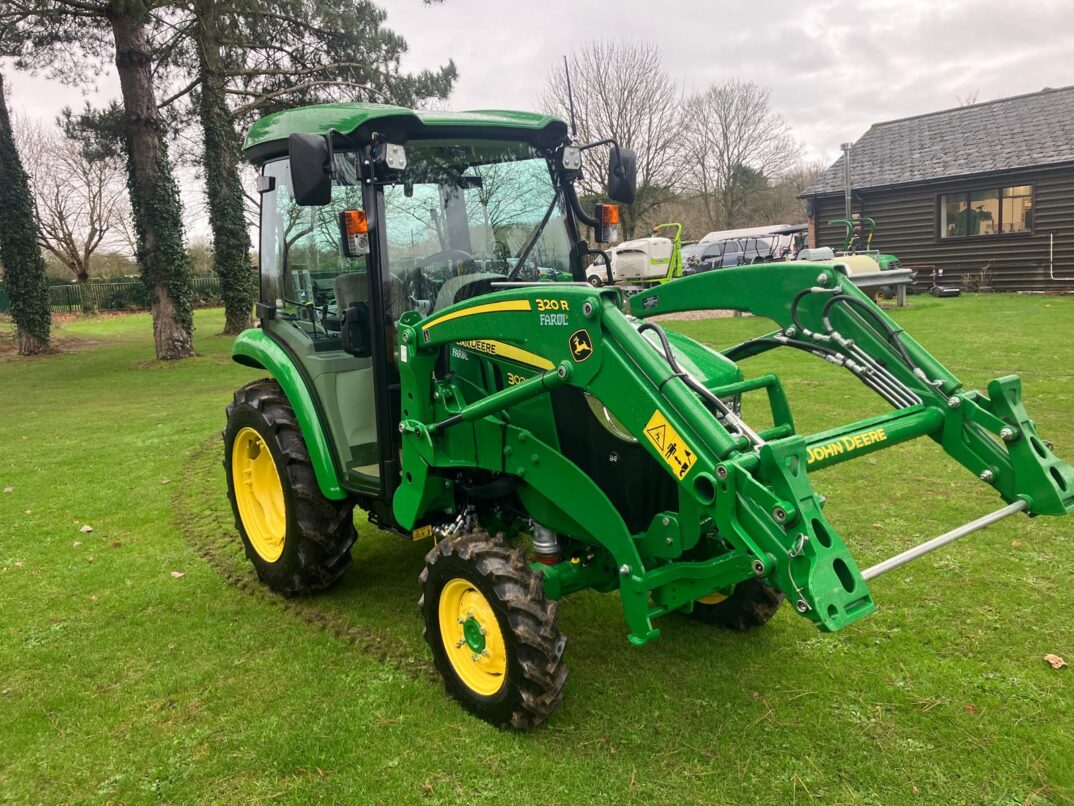 John Deere 3039R