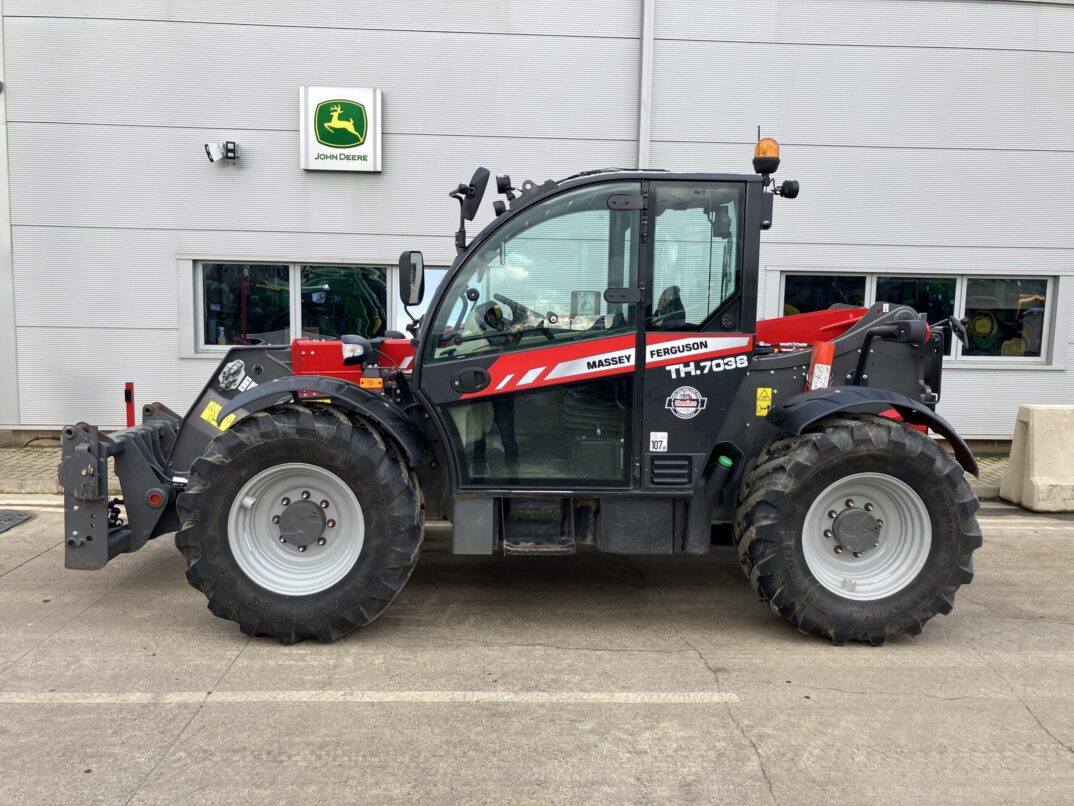 Massey Ferguson TH7038