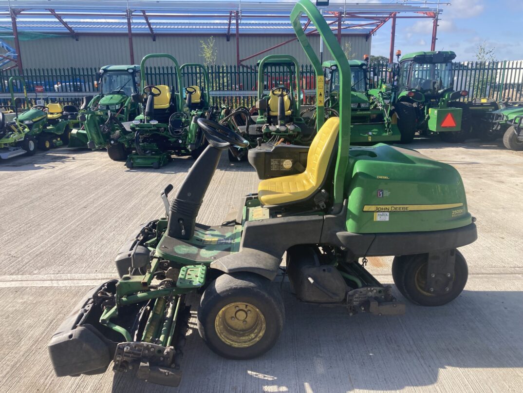 John Deere 2500EH