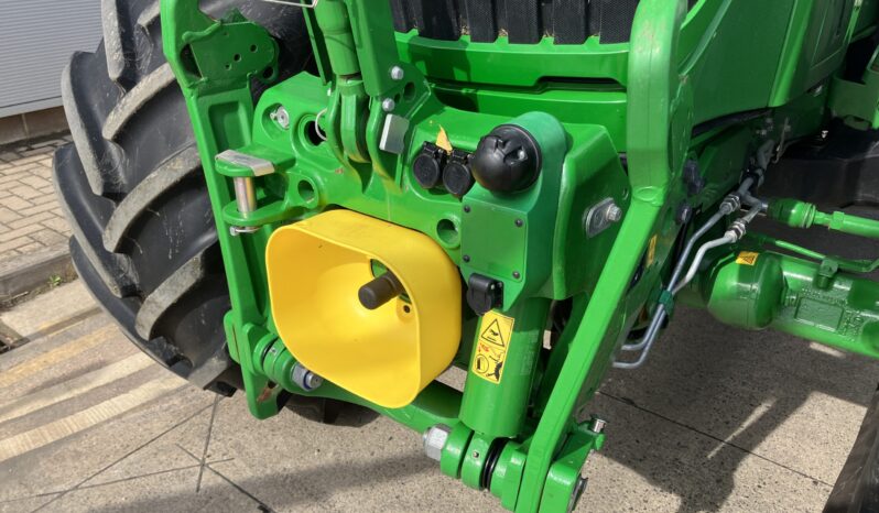 John Deere 6R 215 full