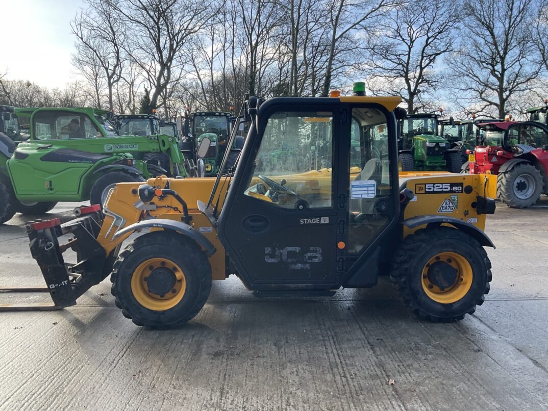 JCB 525-60 HI VIZ