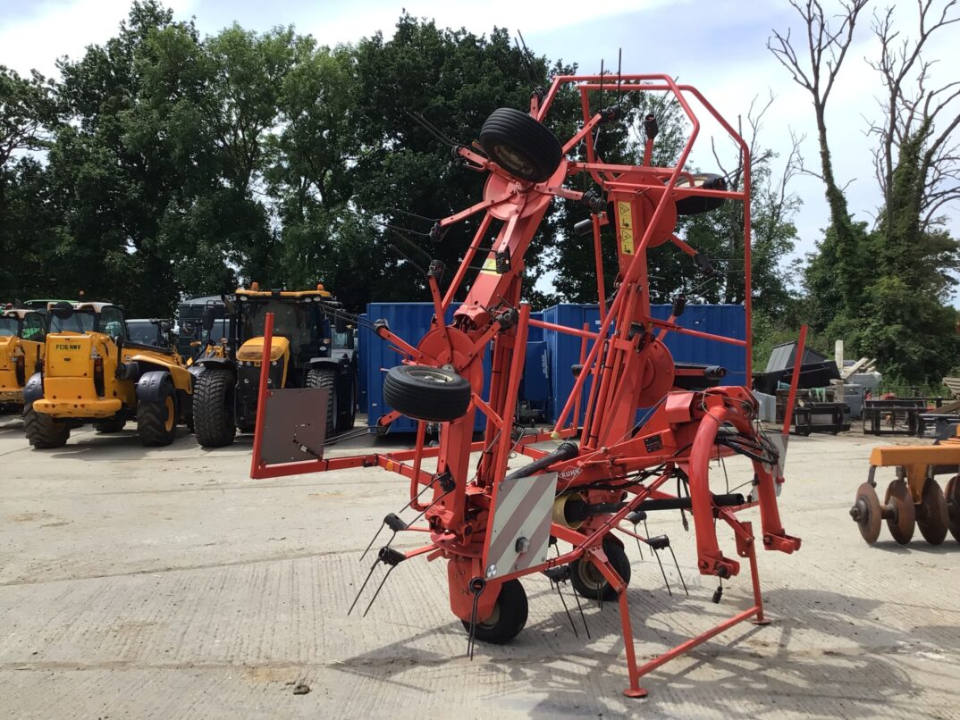 KUHN GF6502 6 ROTOR TEDDER