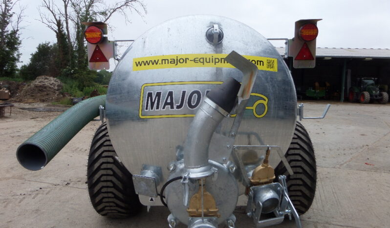 MAJOR 1700 GALLON VACUUM TANKER full