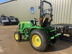 John Deere 3046R full