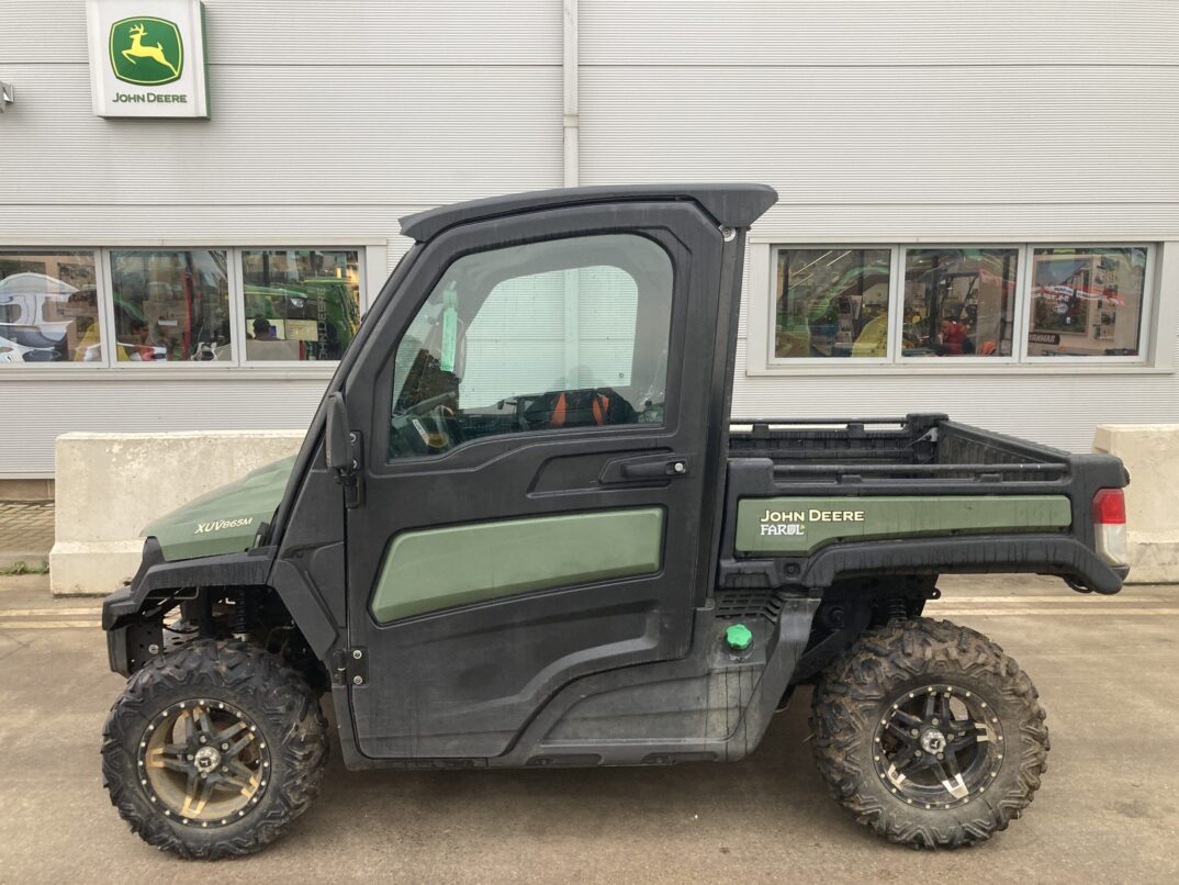 John Deere XUV865M Gator