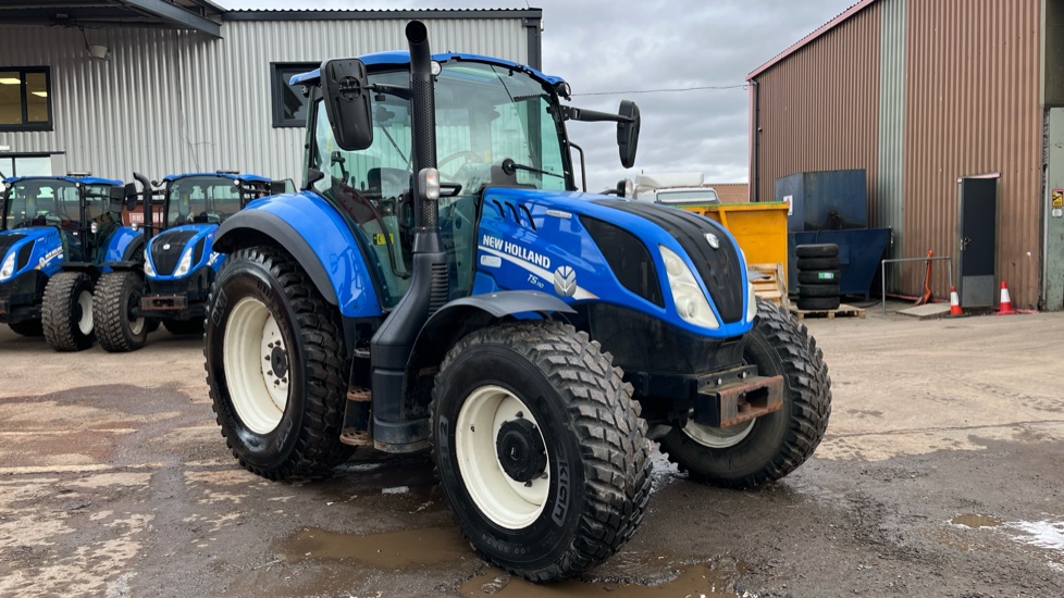 2017 NEW HOLLAND T5.110 ELECTRO COMMAND For Auction on 2025-01-28 at 09:30