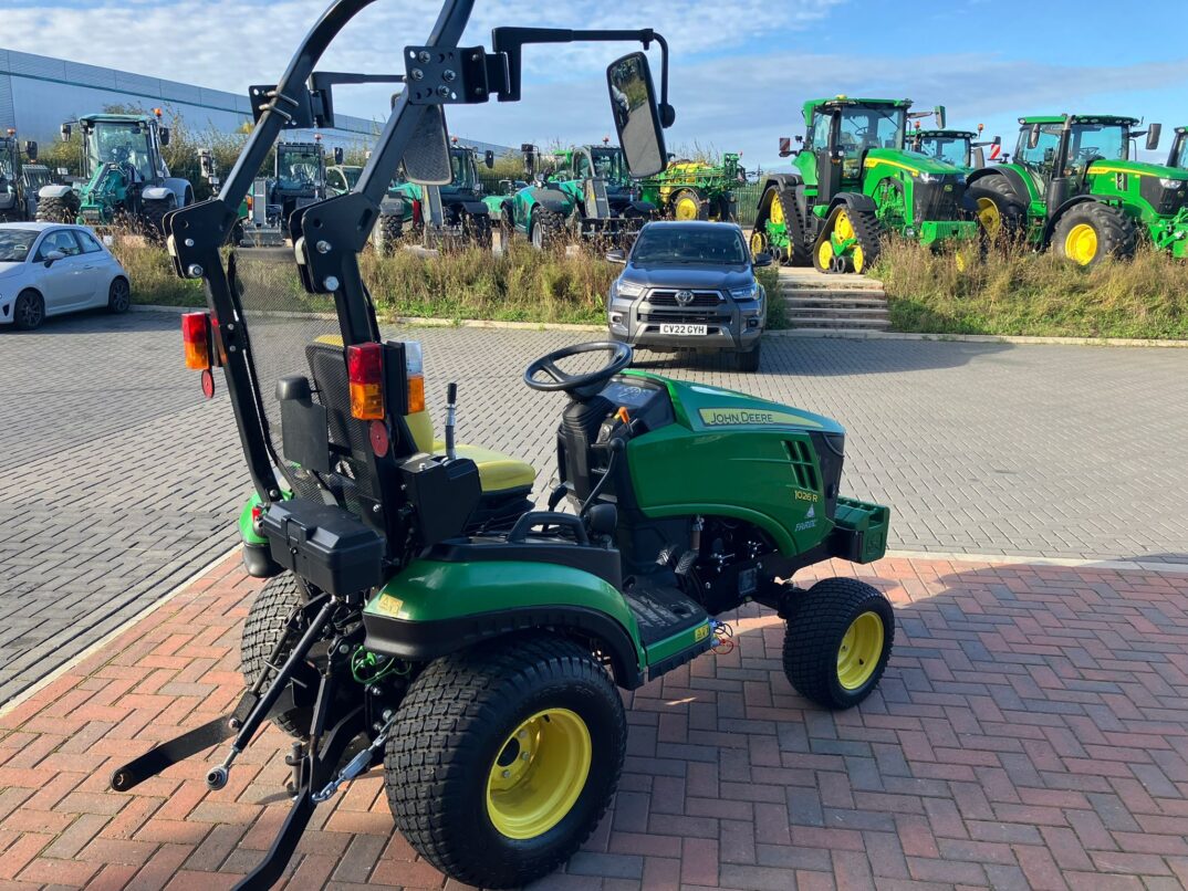 John Deere 1026R