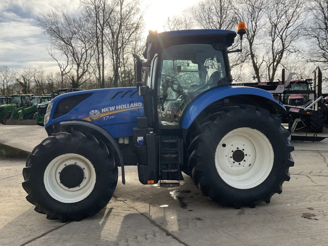 NEW HOLLAND T7.210