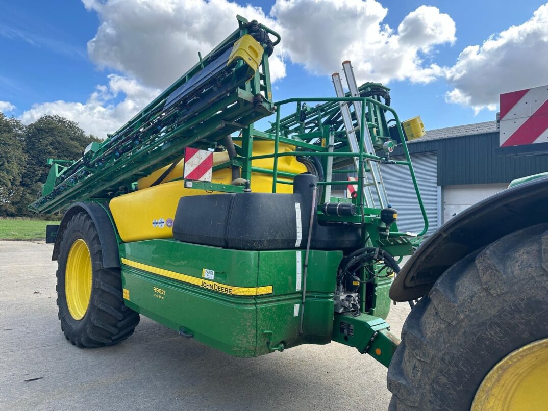 John Deere R962I