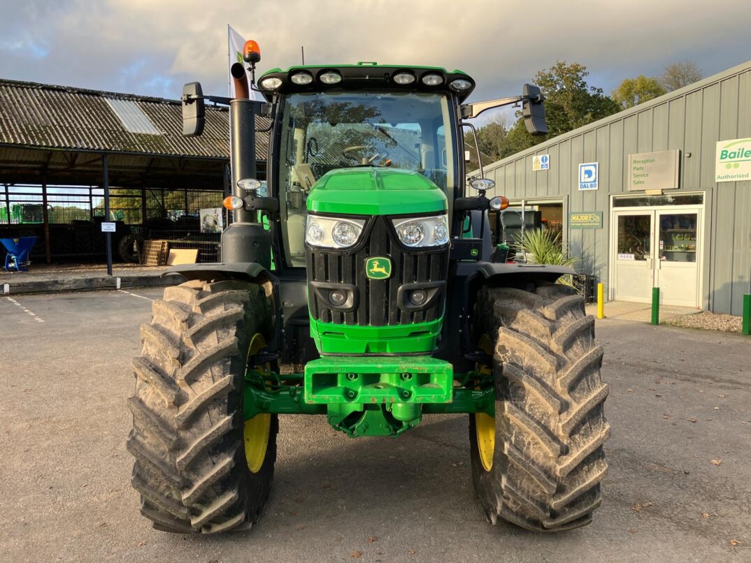 John Deere 6R 165