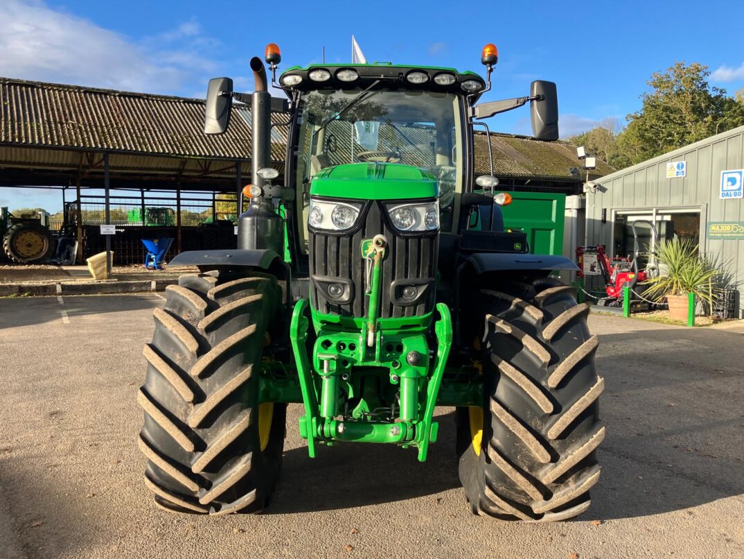 John Deere 6175R