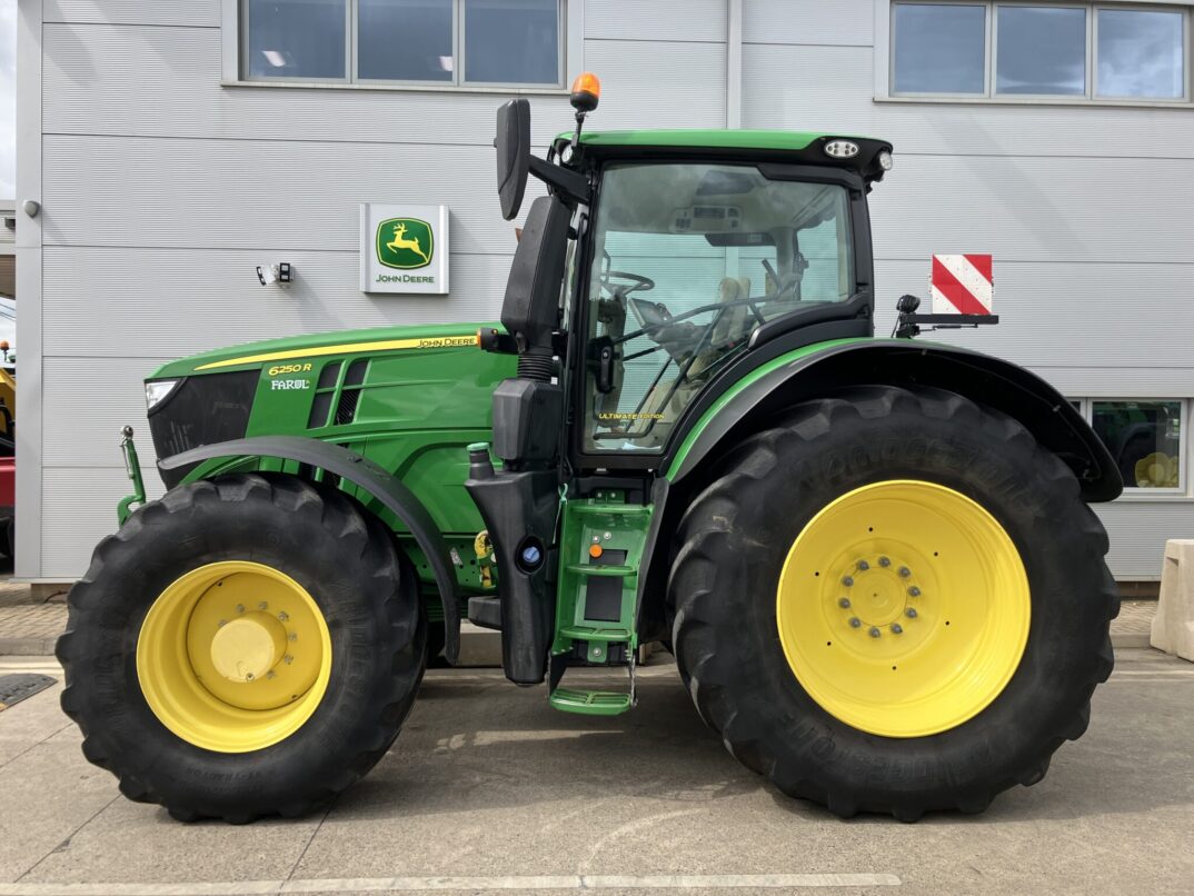 John Deere 6250R