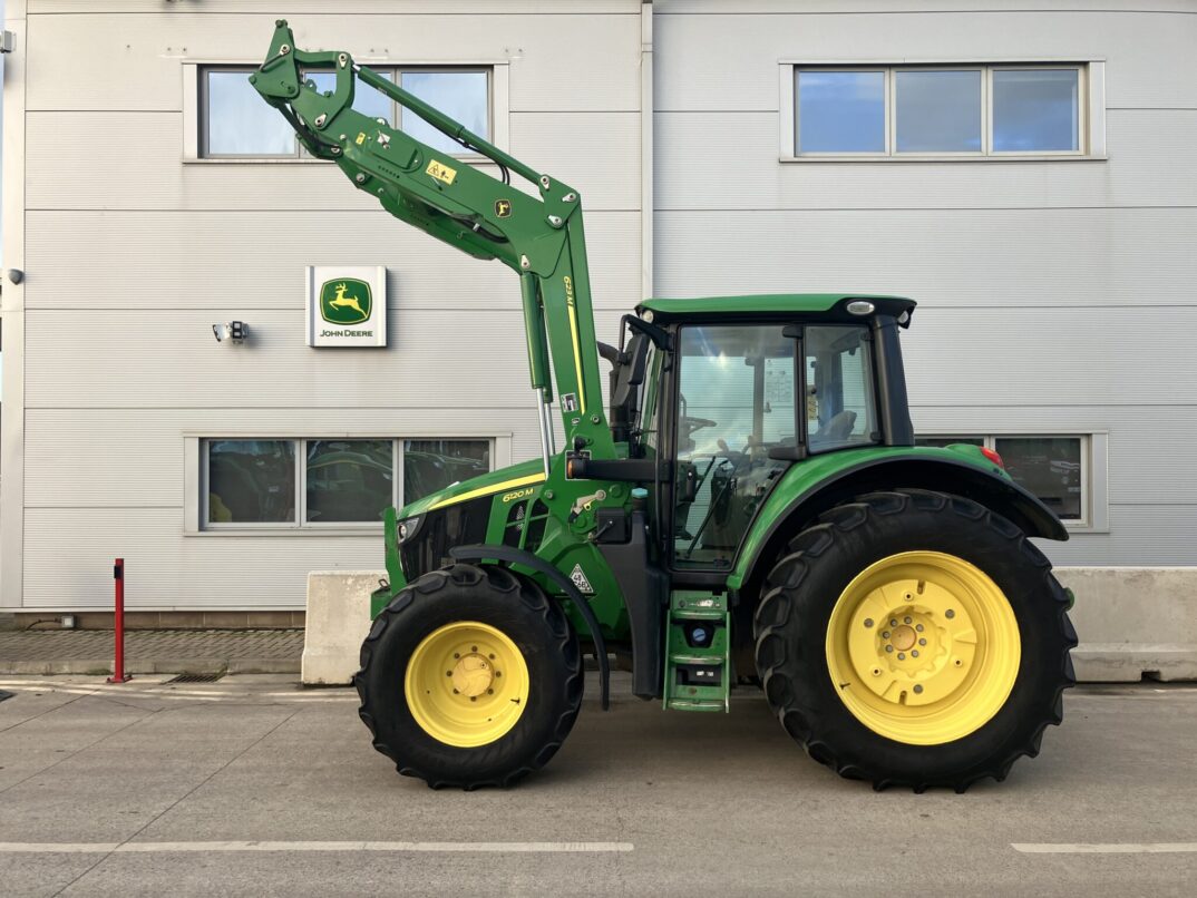 John Deere 6120M