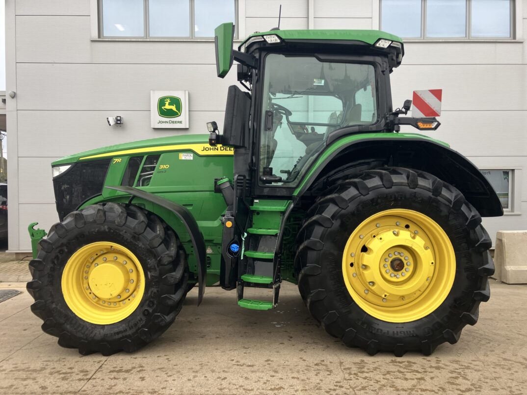 John Deere 7R 310