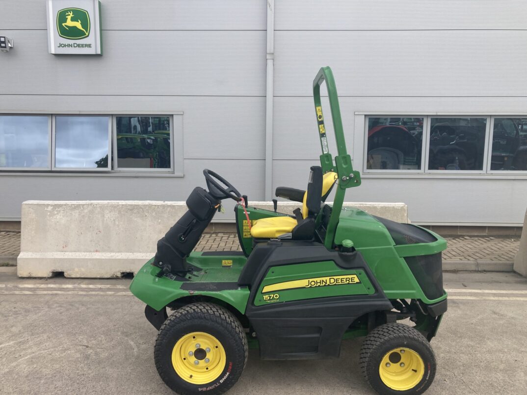 John Deere 1570