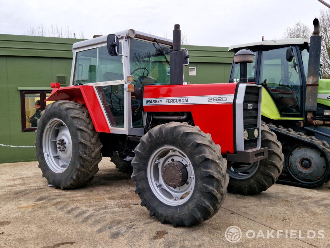 Massey Ferguson 2620 4WD Tractor