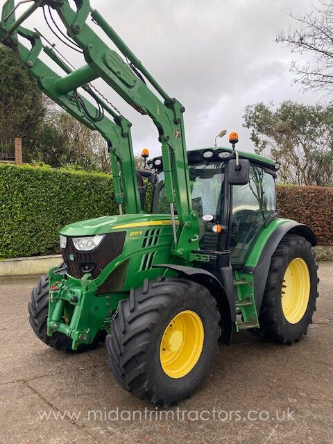 John Deere 6125R c/w loader