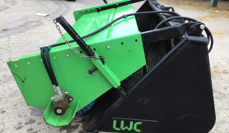 LWC SWEEPER BUCKET BRUSH full