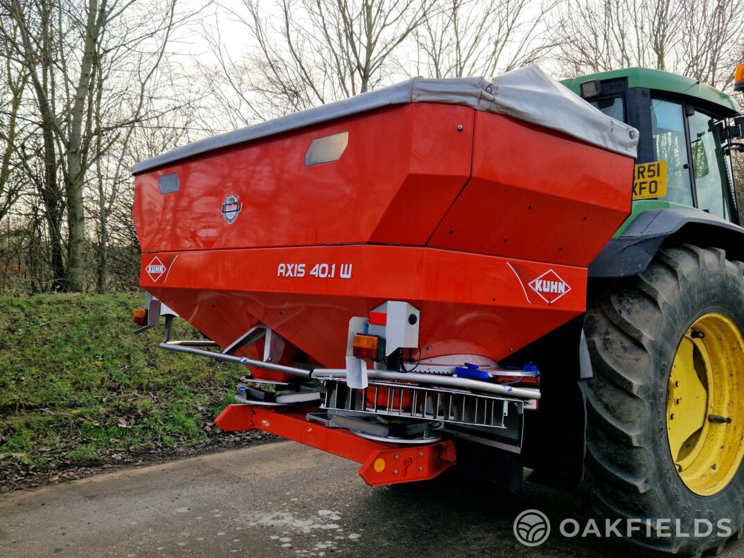 2010 Kuhn Axis 40.1 W fertiliser spreader