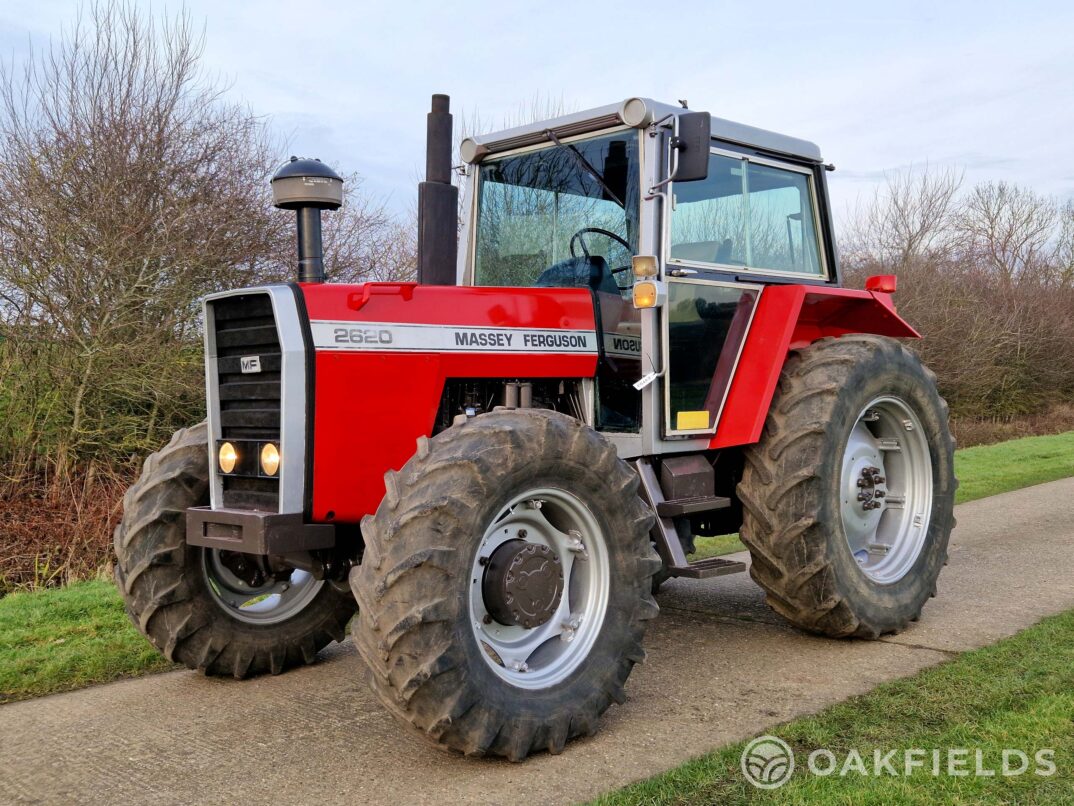 Massey Ferguson 2620 4WD Tractor