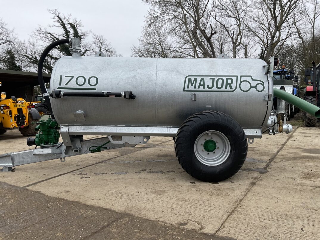 MAJOR 1700 VACUUM TANKER