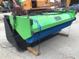 LWC SWEEPER BUCKET BRUSH full