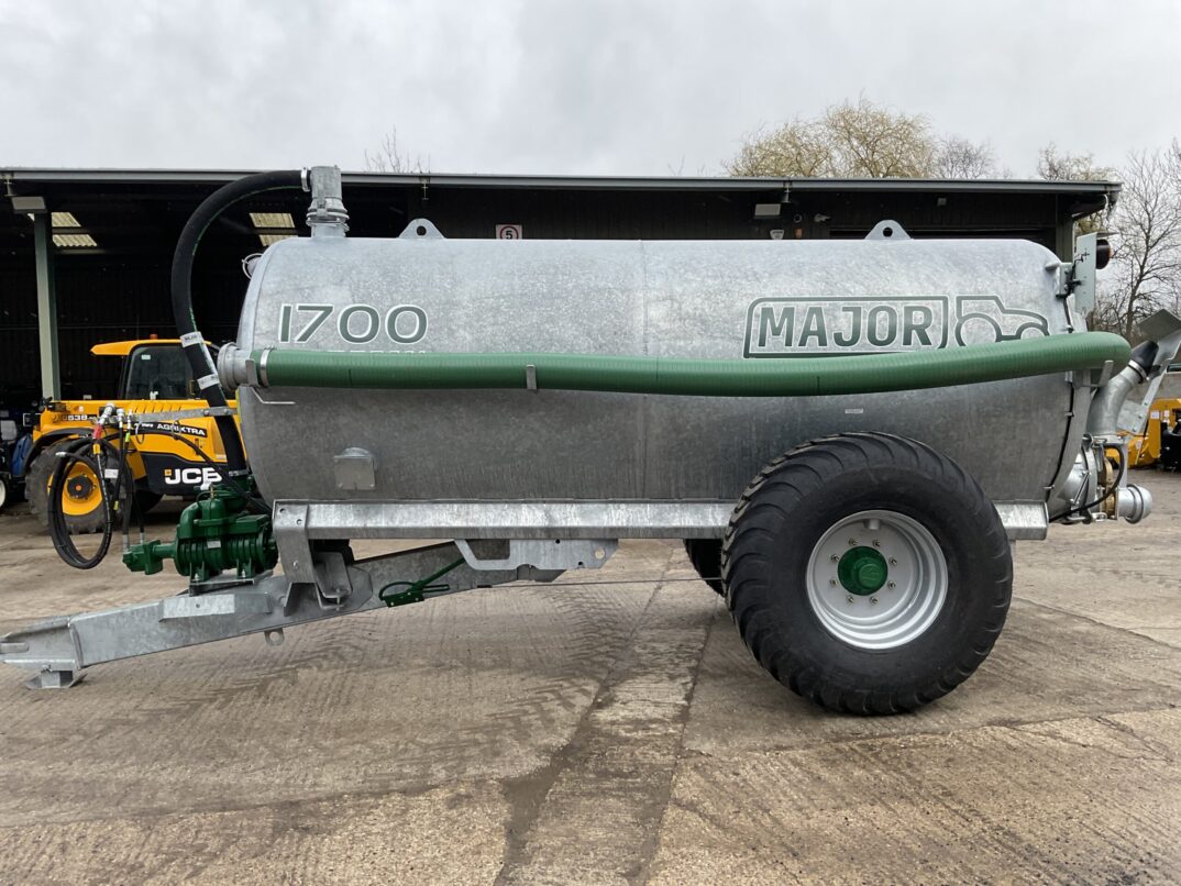 MAJOR 1700 VACUUM TANKER