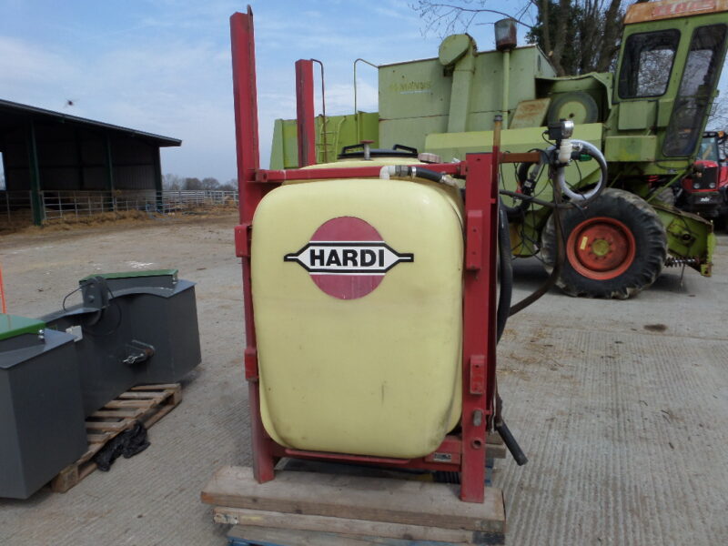 HARDI 1000 LITRE FRONT MOUNTED TANK