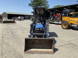 NEW HOLLAND TC24D WITH LEWIS 25QH LOADER full