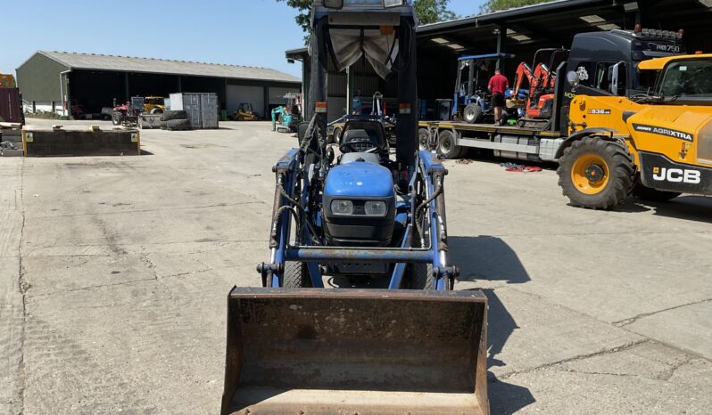 NEW HOLLAND TC24D WITH LEWIS 25QH LOADER full