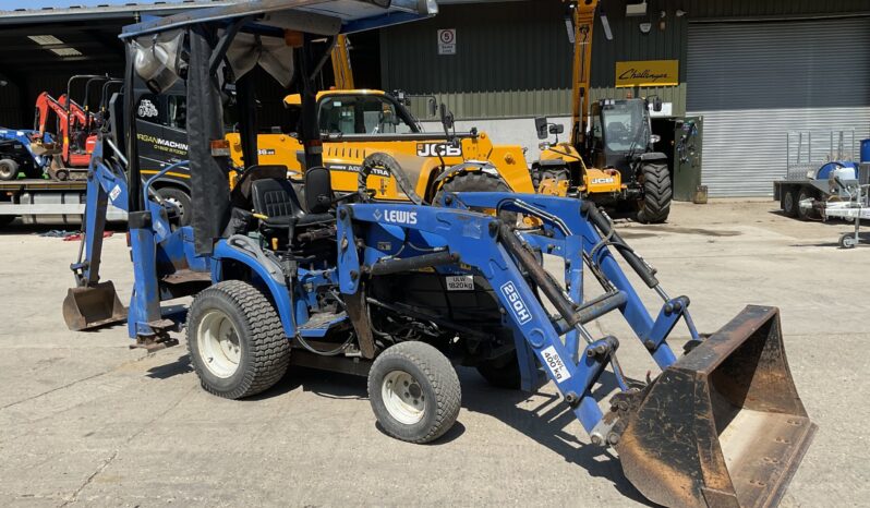 NEW HOLLAND TC24D WITH LEWIS 25QH LOADER full