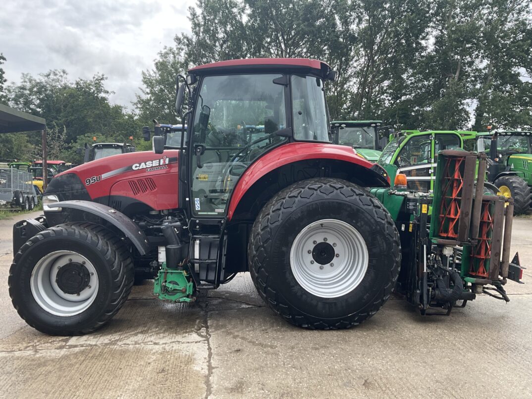 CASE IH 95U FARMALL WITH RANSOMES HYDRAULIC 5/7 MK IV GANG MOWER