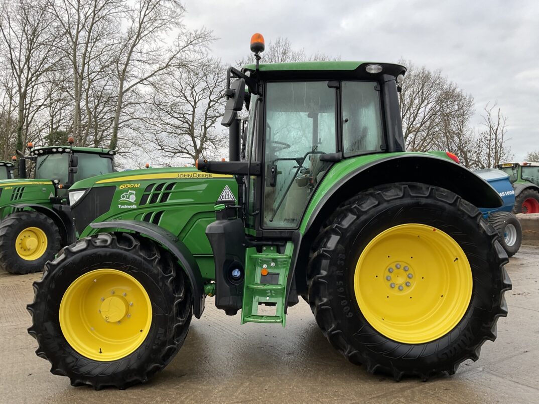 JOHN DEERE 6130 M