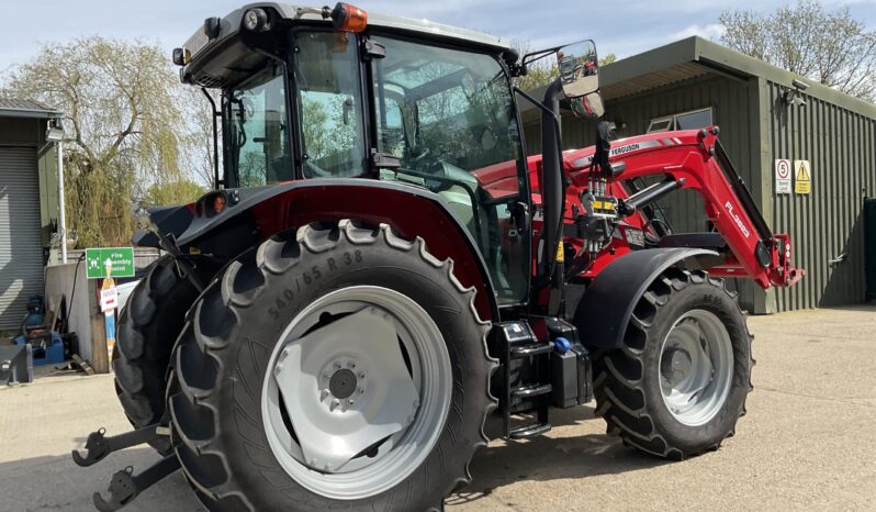 MASSEY FERGUSON 5711M full