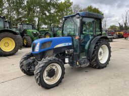 NEW HOLLAND T4050F full