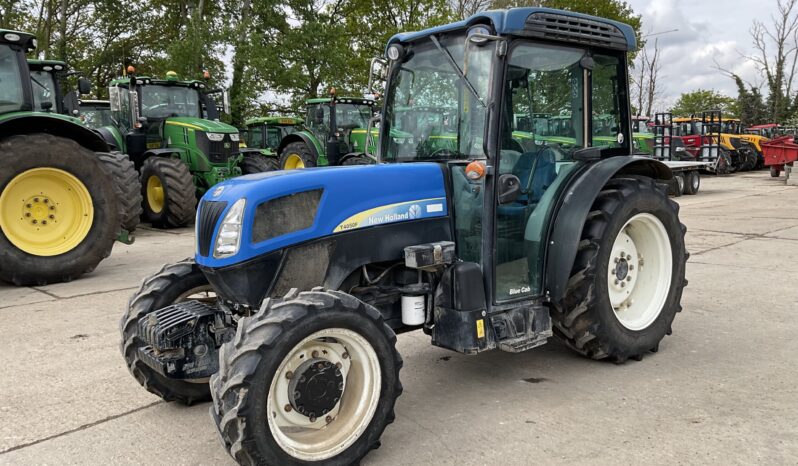 NEW HOLLAND T4050F full