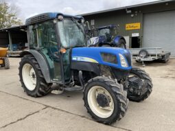 NEW HOLLAND T4050F full