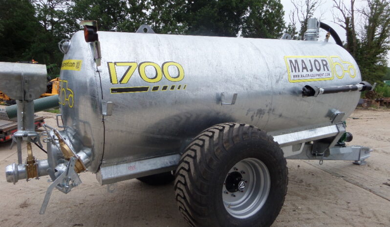 MAJOR 1700 GALLON VACUUM TANKER full