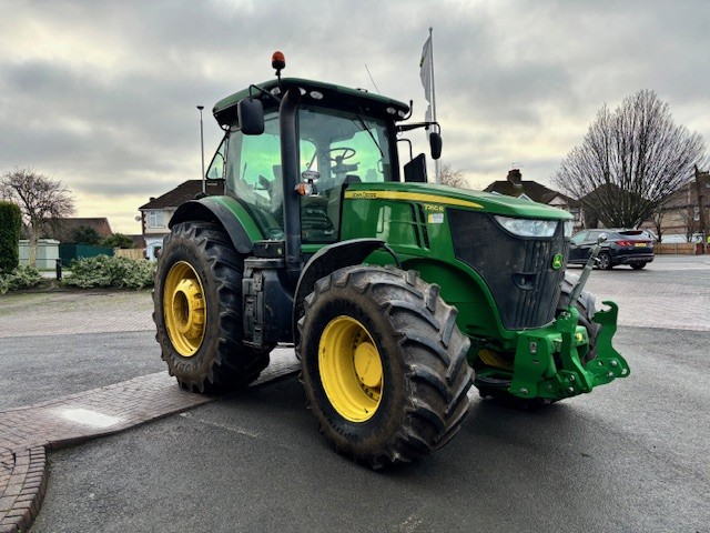 John Deere 7260R