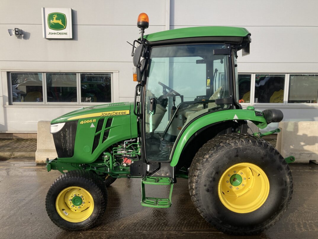 John Deere 4066R