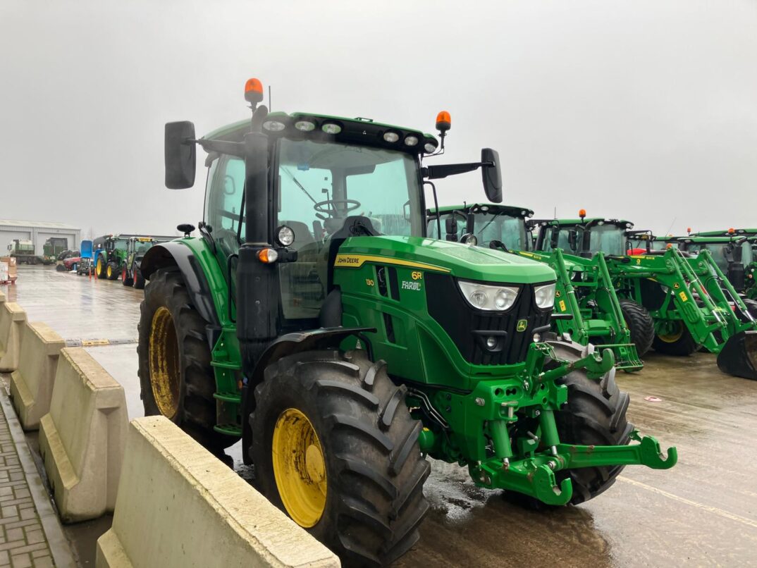 John Deere 6R 130