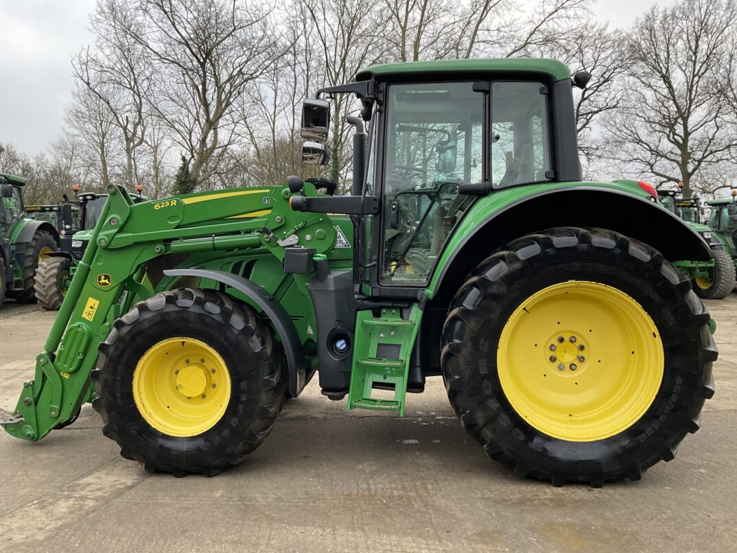 JOHN DEERE 6130M