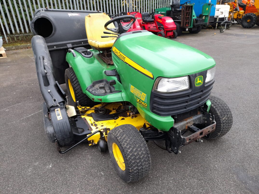 John Deere X740 Mowers For Auction on:2025-02-05