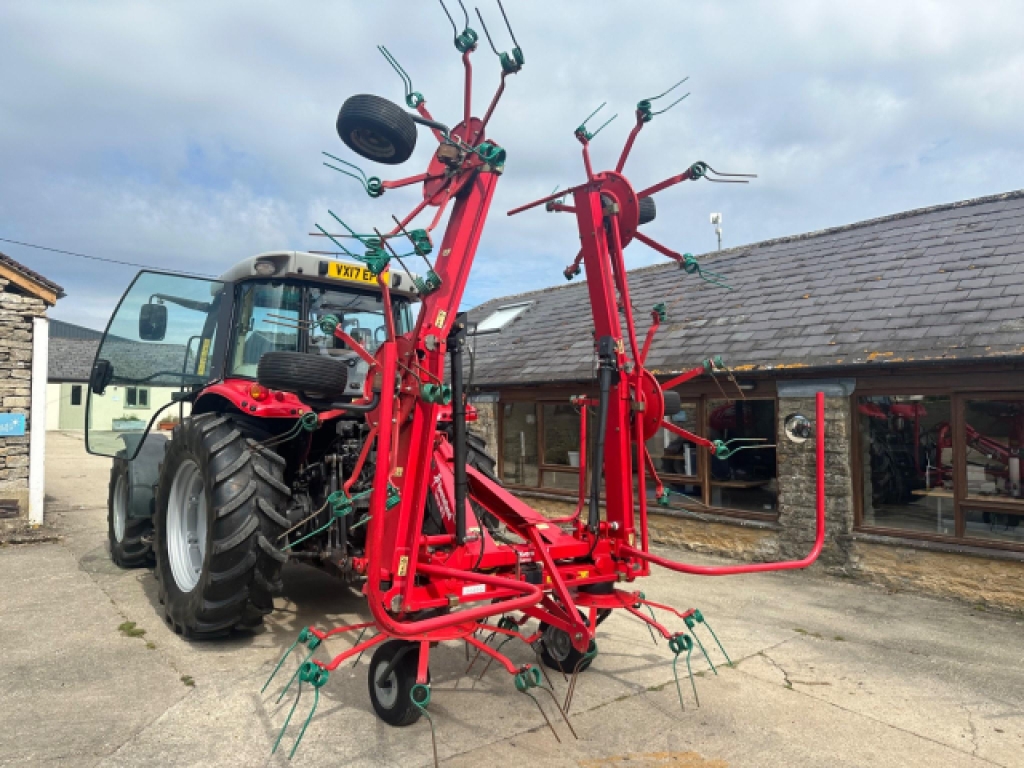 2013 KVERNELAND 8076 6 ROTOR TEDDER 4,750 + VAT