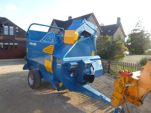 1 Kidd 450 Trailed Bale Shredder