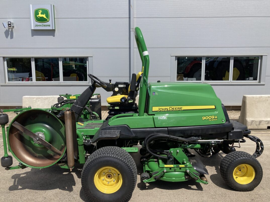 John Deere 9009A