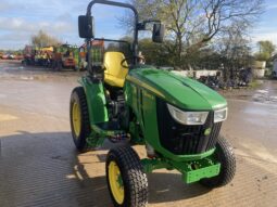 John Deere 3046R full