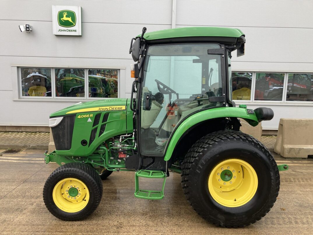 John Deere 4066R