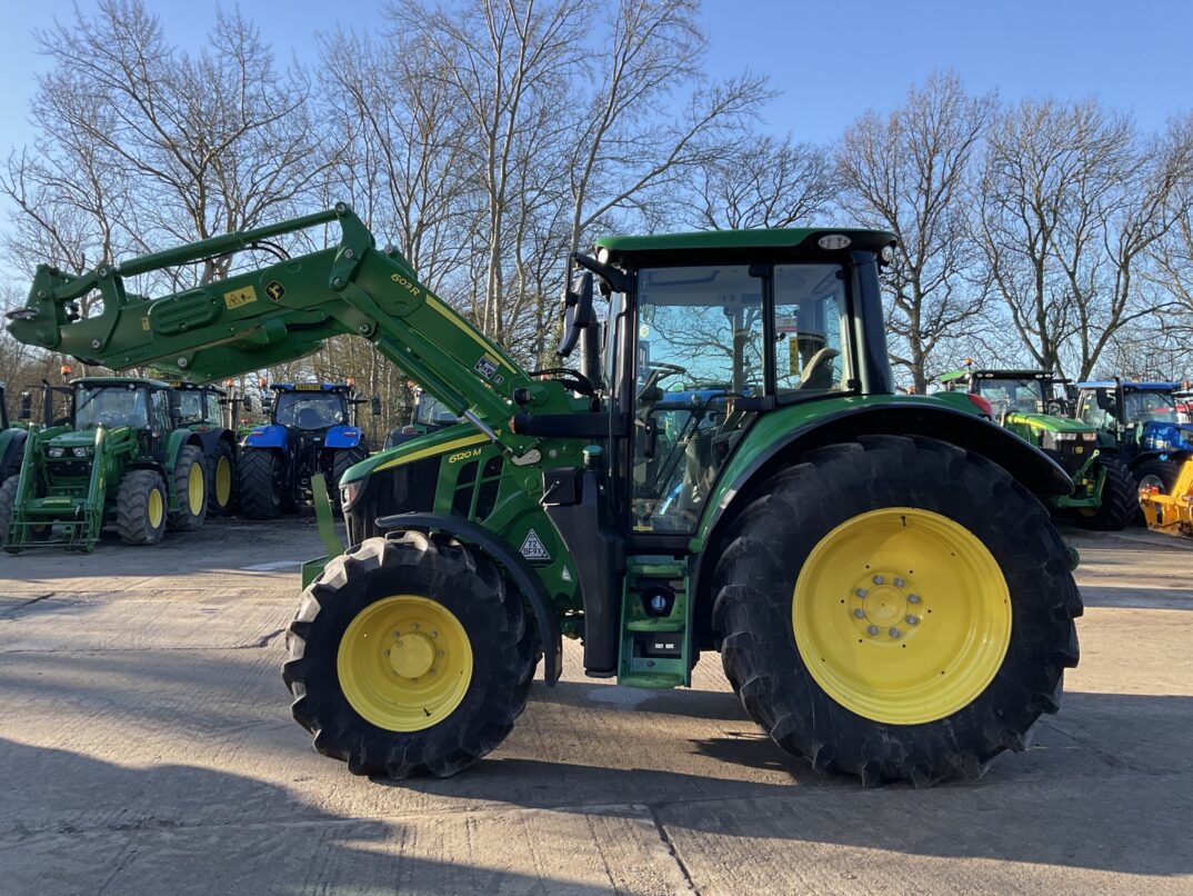 JOHN DEERE 6120M