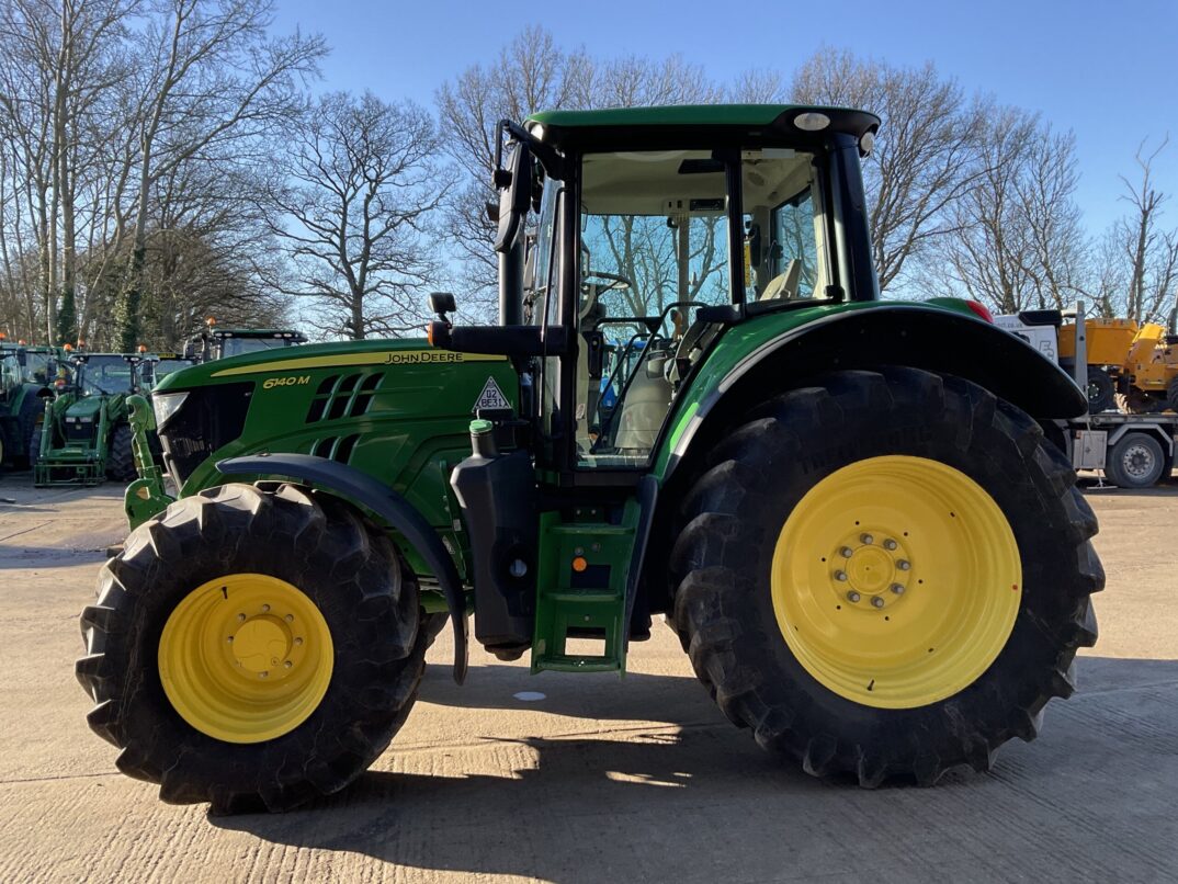 JOHN DEERE 6140M